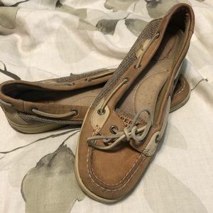 Brown sperrys